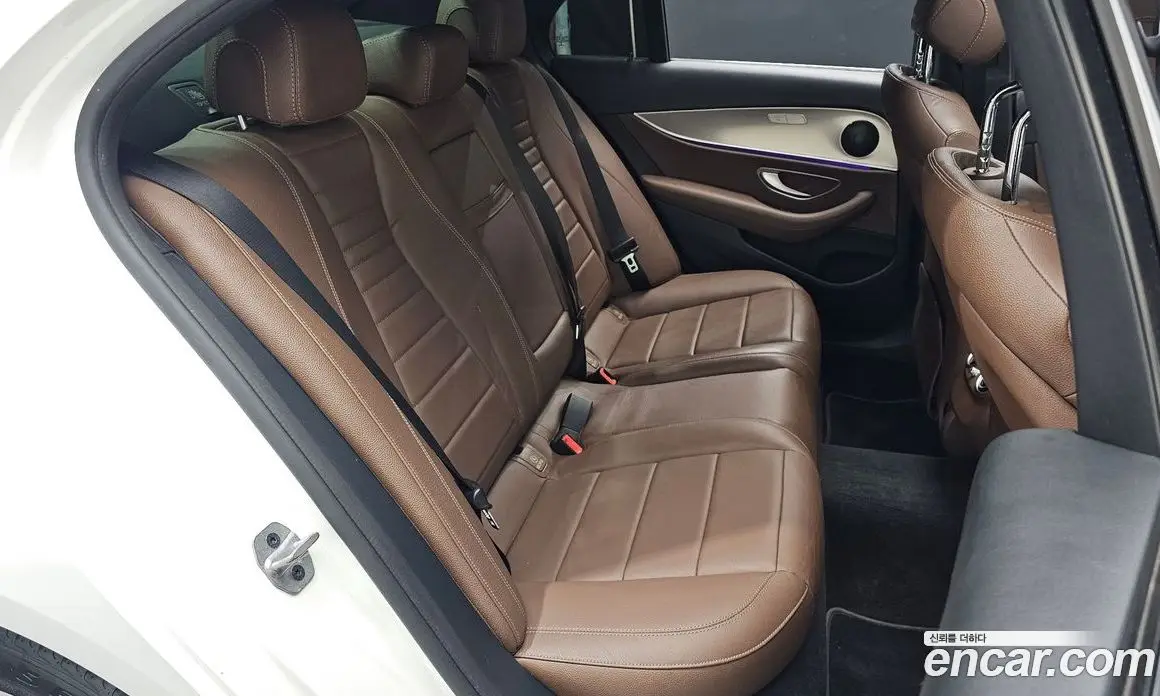 Mercedes-Benz E-Class 2018 2.0 автомат (гидро), фото 16 Mercedes-Benz E-Class 2018 2.0 автомат (гидро), фото 16