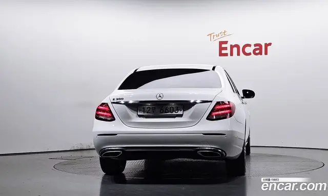 Mercedes-Benz E-Class 2018 2.0 автомат (гидро), миниатюра 3 Mercedes-Benz E-Class 2018 2.0 автомат (гидро), миниатюра 3
