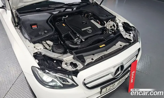 Mercedes-Benz E-Class 2018 2.0 автомат (гидро), миниатюра 5 Mercedes-Benz E-Class 2018 2.0 автомат (гидро), миниатюра 5