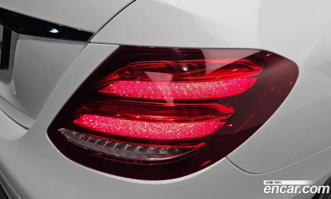 Mercedes-Benz E-Class 2018 2.0 автомат (гидро), фото 8 Mercedes-Benz E-Class 2018 2.0 автомат (гидро), фото 8