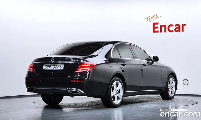 Mercedes-Benz E-Class 2018 1.9 автомат (гидро), миниатюра 2