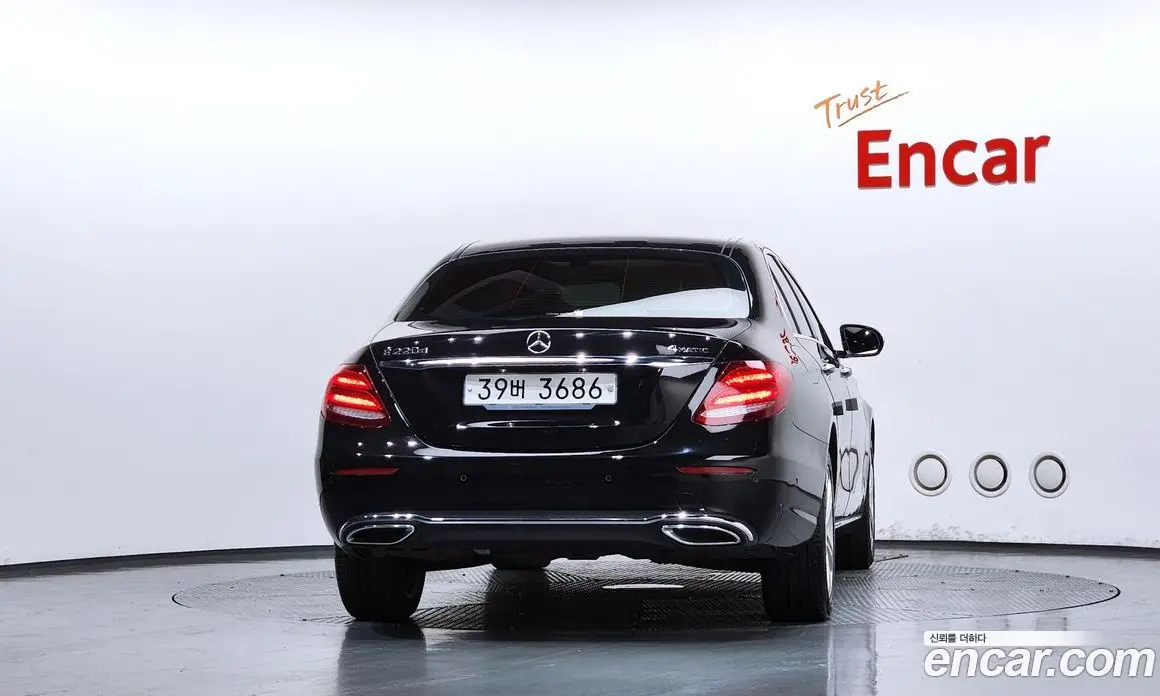 Mercedes-Benz E-Class 2018 1.9 автомат (гидро), фото 4