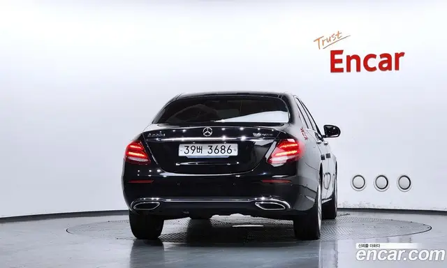 Mercedes-Benz E-Class 2018 1.9 автомат (гидро), миниатюра 4