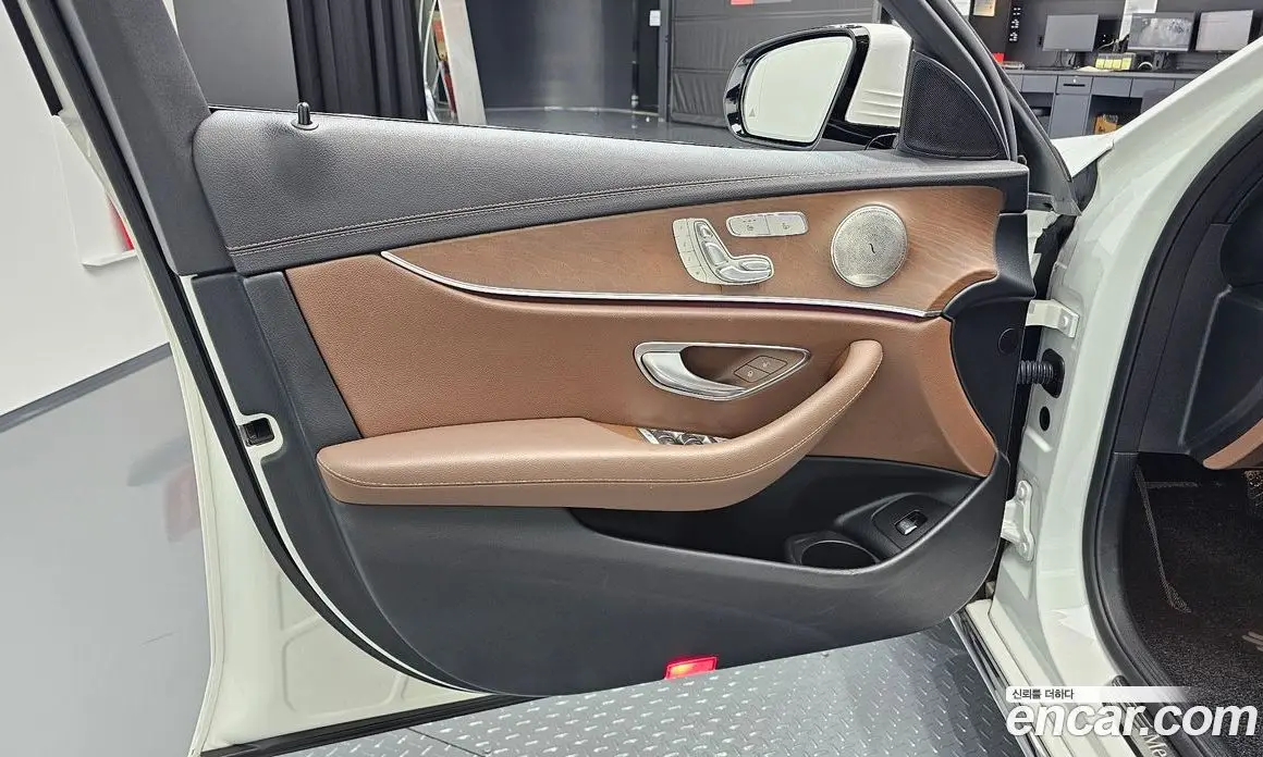 Mercedes-Benz E-Class 2021 2.0 автомат (гидро), фото 13