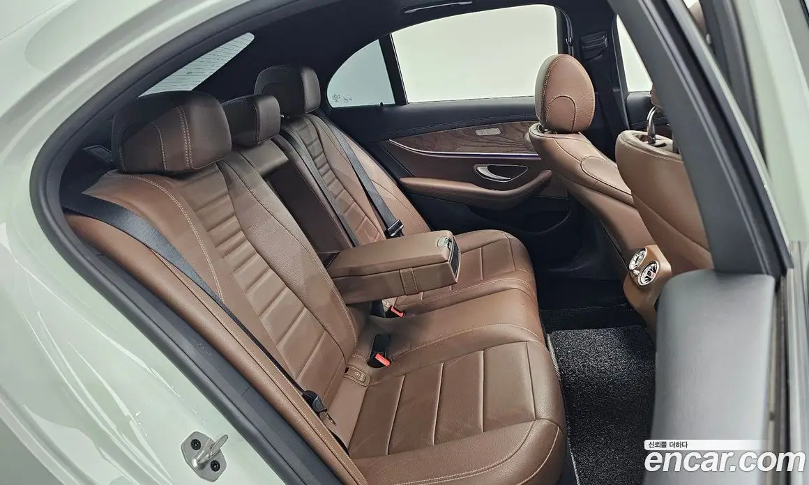Mercedes-Benz E-Class 2021 2.0 автомат (гидро), фото 16