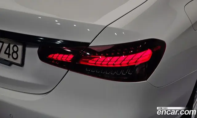 Mercedes-Benz E-Class 2021 2.0 автомат (гидро), миниатюра 8