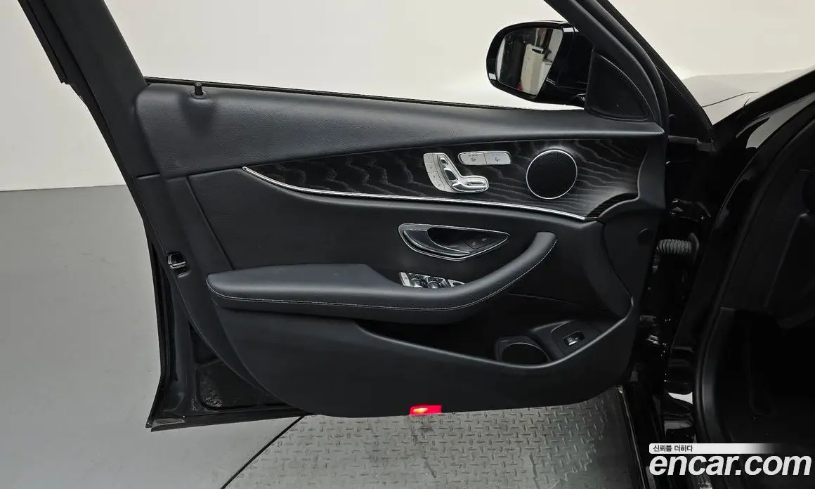 Mercedes-Benz E-Class 2023 2.0 автомат (гидро), фото 14 Mercedes-Benz E-Class 2023 2.0 автомат (гидро), фото 14