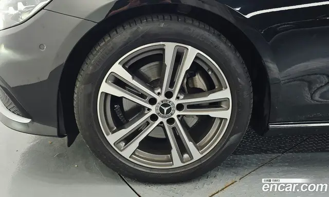 Mercedes-Benz E-Class 2023 2.0 автомат (гидро), миниатюра 5 Mercedes-Benz E-Class 2023 2.0 автомат (гидро), миниатюра 5