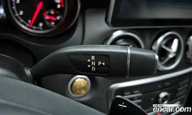 Mercedes-Benz GLA-Class 2017 2.0 автомат (гидро), миниатюра 12
