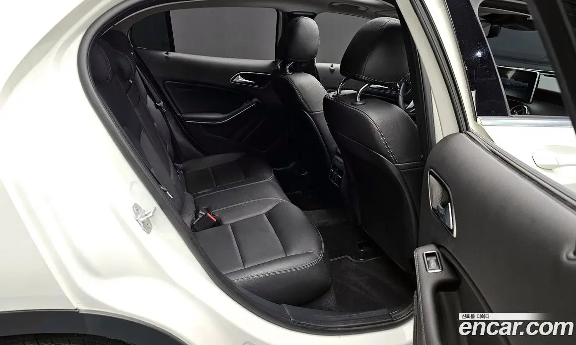 Mercedes-Benz GLA-Class 2017 2.0 автомат (гидро), фото 17 Mercedes-Benz GLA-Class 2017 2.0 автомат (гидро), фото 17