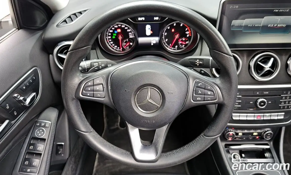 Mercedes-Benz GLA-Class 2017 2.0 автомат (гидро), фото 18 Mercedes-Benz GLA-Class 2017 2.0 автомат (гидро), фото 18