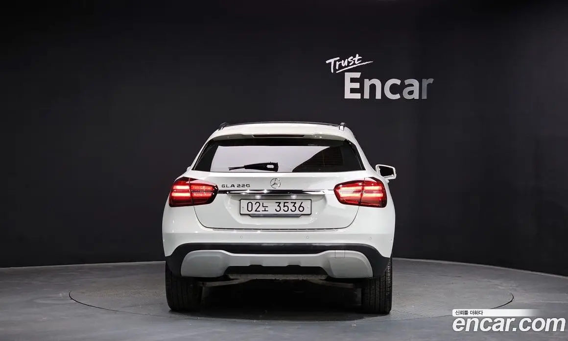 Mercedes-Benz GLA-Class 2017 2.0 автомат (гидро), фото 4 Mercedes-Benz GLA-Class 2017 2.0 автомат (гидро), фото 4