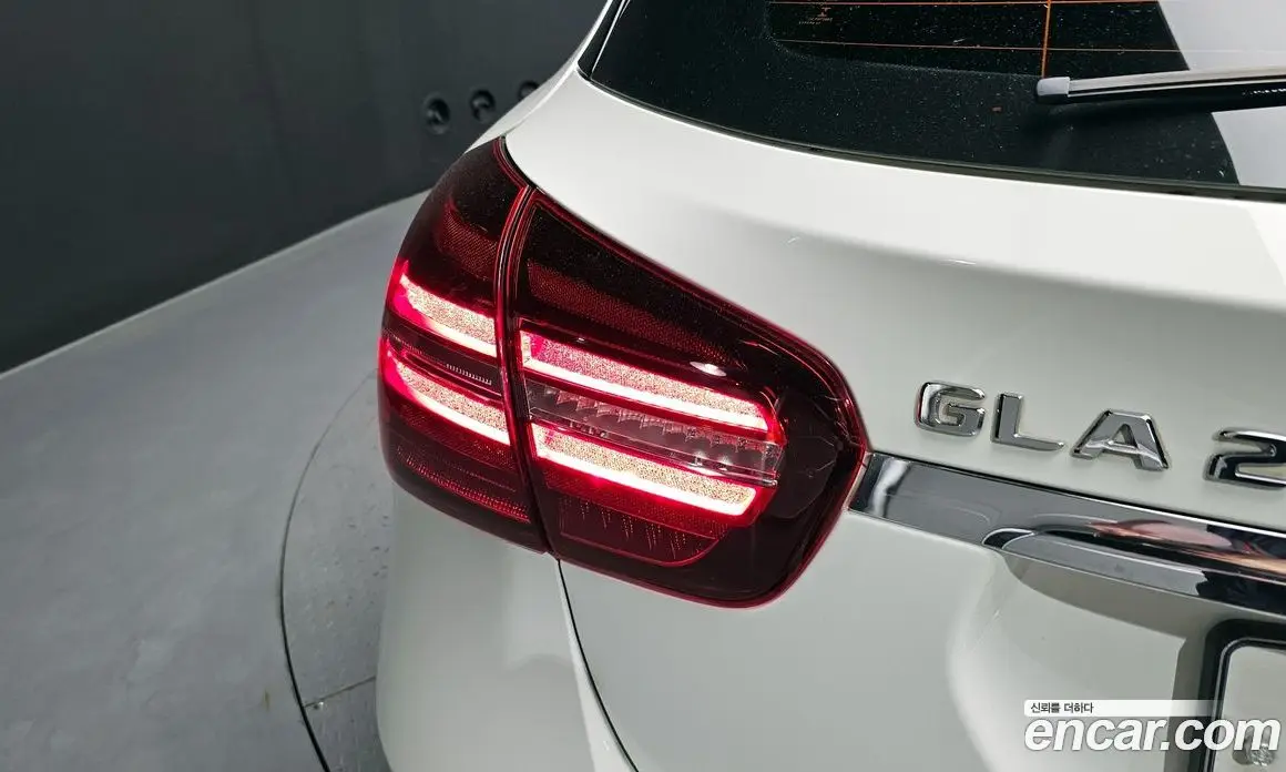 Mercedes-Benz GLA-Class 2017 2.0 автомат (гидро), фото 9 Mercedes-Benz GLA-Class 2017 2.0 автомат (гидро), фото 9