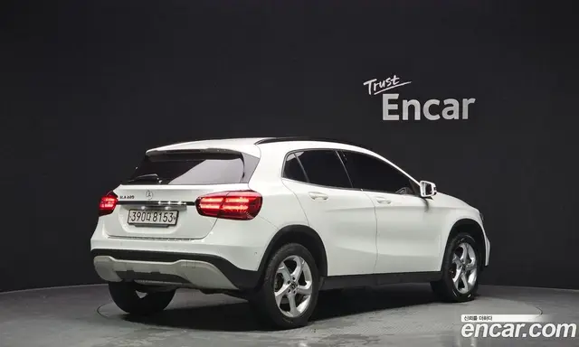 Mercedes-Benz GLA-Class 2019 2.0 автомат (гидро), миниатюра 2 Mercedes-Benz GLA-Class 2019 2.0 автомат (гидро), миниатюра 2