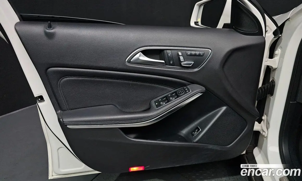 Mercedes-Benz GLA-Class 2019 2.0 автомат (гидро), фото 14 Mercedes-Benz GLA-Class 2019 2.0 автомат (гидро), фото 14