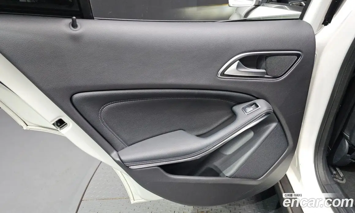 Mercedes-Benz GLA-Class 2019 2.0 автомат (гидро), фото 15 Mercedes-Benz GLA-Class 2019 2.0 автомат (гидро), фото 15