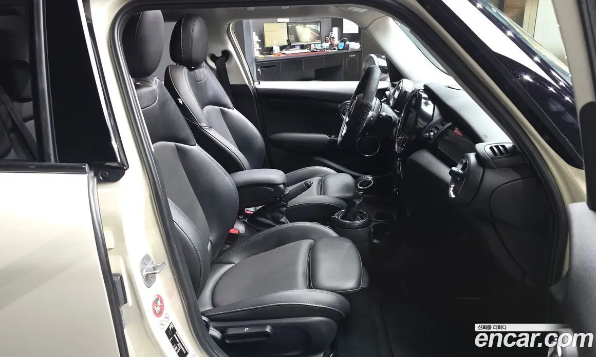 Mini Cooper 2015 1.5 автомат (гидро), фото 11 Mini Cooper 2015 1.5 автомат (гидро), фото 11