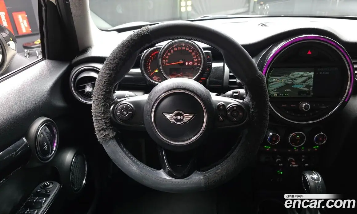 Mini Cooper 2015 1.5 автомат (гидро), фото 13 Mini Cooper 2015 1.5 автомат (гидро), фото 13