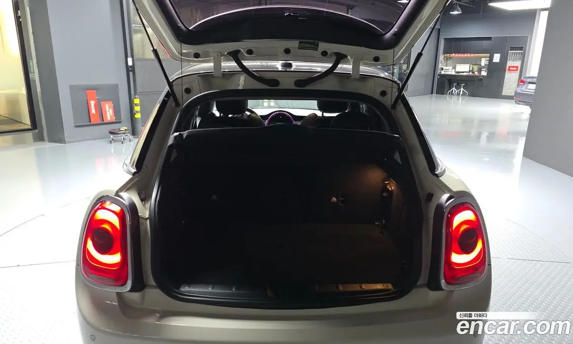 Mini Cooper 2015 1.5 автомат (гидро), фото 20 Mini Cooper 2015 1.5 автомат (гидро), фото 20