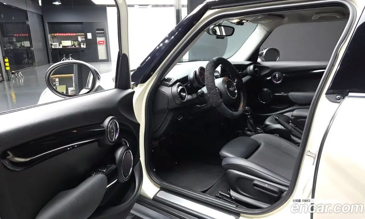 Mini Cooper 2015 1.5 автомат (гидро), фото 10 Mini Cooper 2015 1.5 автомат (гидро), фото 10