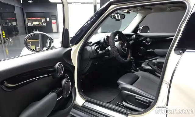 Mini Cooper 2015 1.5 автомат (гидро), миниатюра 10 Mini Cooper 2015 1.5 автомат (гидро), миниатюра 10