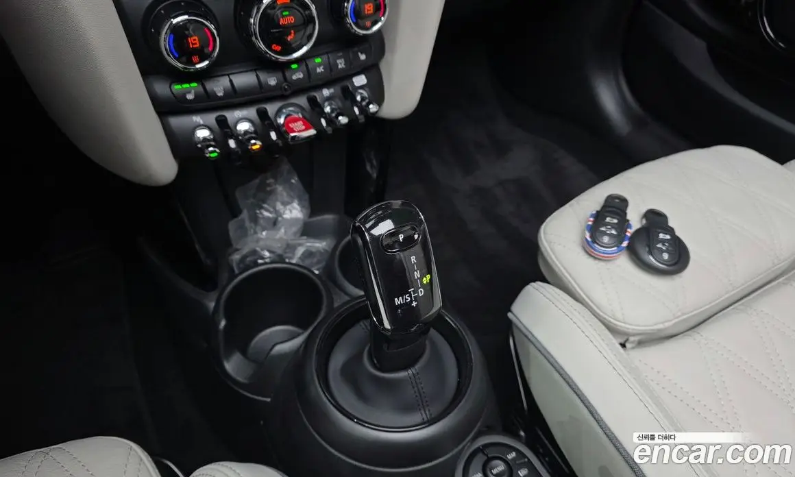 Mini Cooper Convertible 2023 2.0 автомат (гидро), фото 11