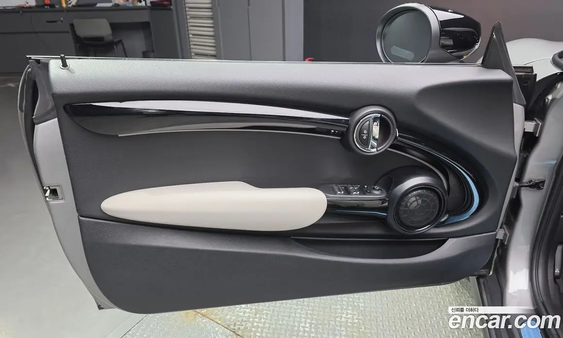 Mini Cooper Convertible 2023 2.0 автомат (гидро), фото 13