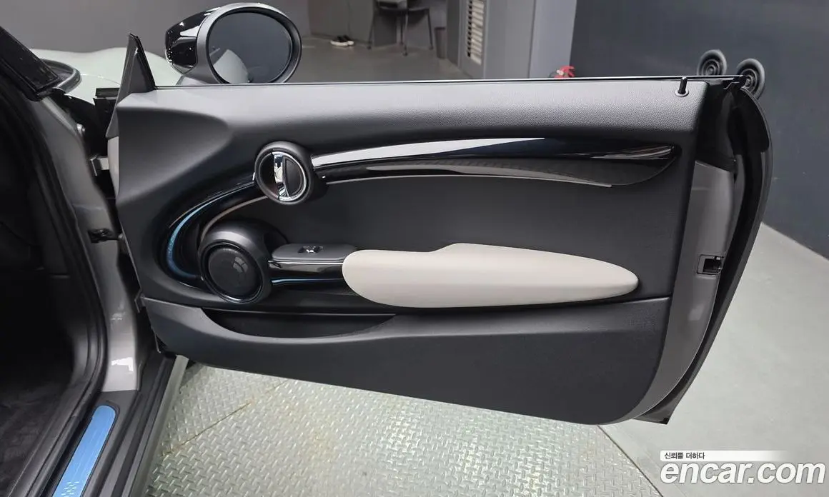 Mini Cooper Convertible 2023 2.0 автомат (гидро), фото 14