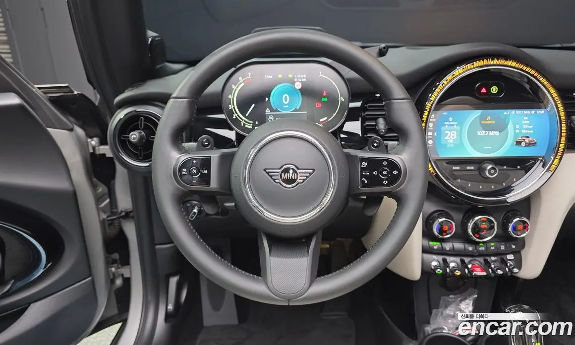 Mini Cooper Convertible 2023 2.0 автомат (гидро), фото 18