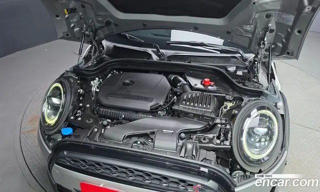 Mini Cooper Convertible 2023 2.0 автомат (гидро), миниатюра 5