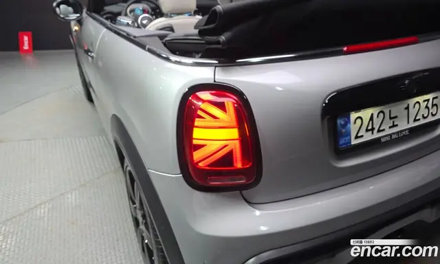 Mini Cooper Convertible 2023 2.0 автомат (гидро), миниатюра 8