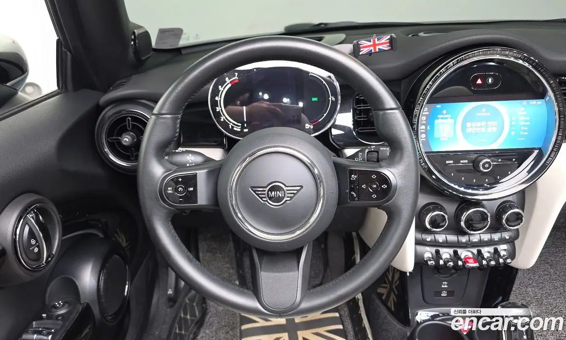 Mini Cooper Convertible 2023 2.0 автомат (гидро), фото 19 Mini Cooper Convertible 2023 2.0 автомат (гидро), фото 19