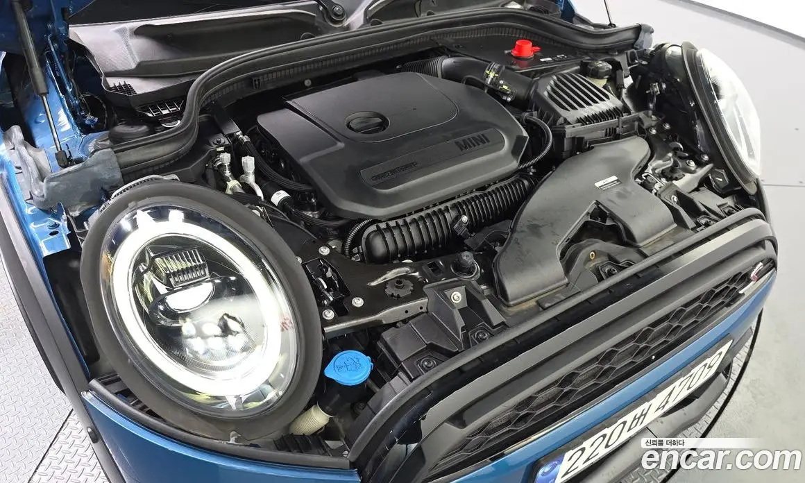 Mini Cooper Convertible 2023 2.0 автомат (гидро), фото 6 Mini Cooper Convertible 2023 2.0 автомат (гидро), фото 6