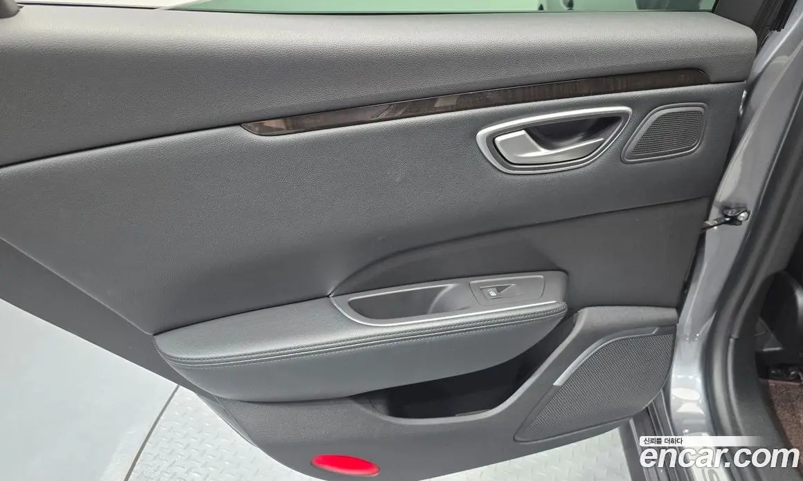 Renault (Samsung) SM6 2018 2.0 автомат (гидро), фото 14 Renault (Samsung) SM6 2018 2.0 автомат (гидро), фото 14