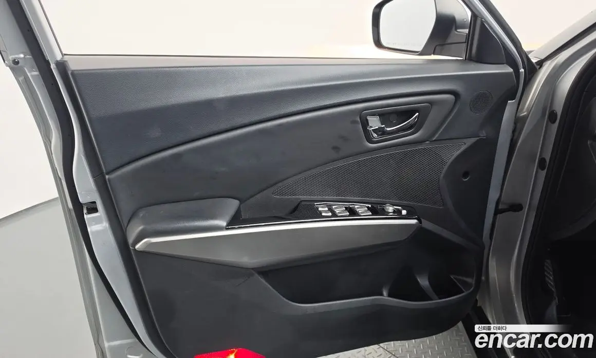 SsangYong TIBOLI 2015 1.6 автомат (гидро), фото 14
