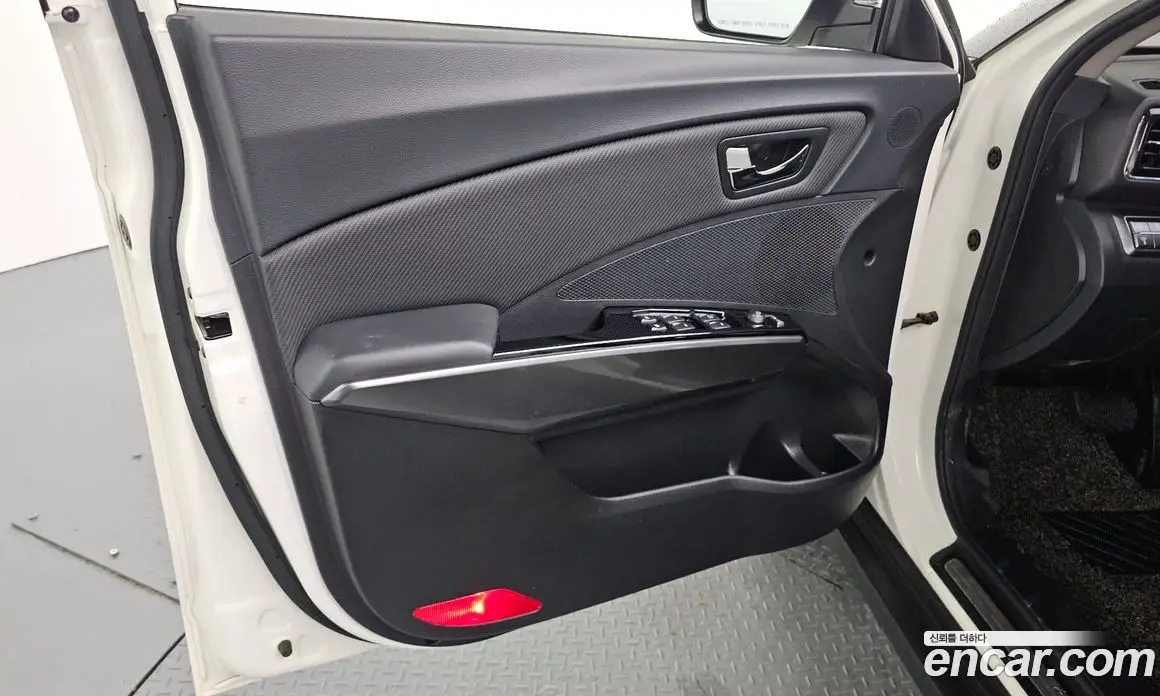 SsangYong TIBOLI 2019 1.5 автомат (гидро), фото 13