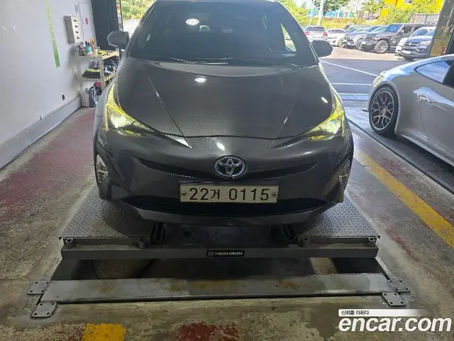 Toyota Prius, 2016, 182 387 км Toyota Prius, 2016, 182 387 км