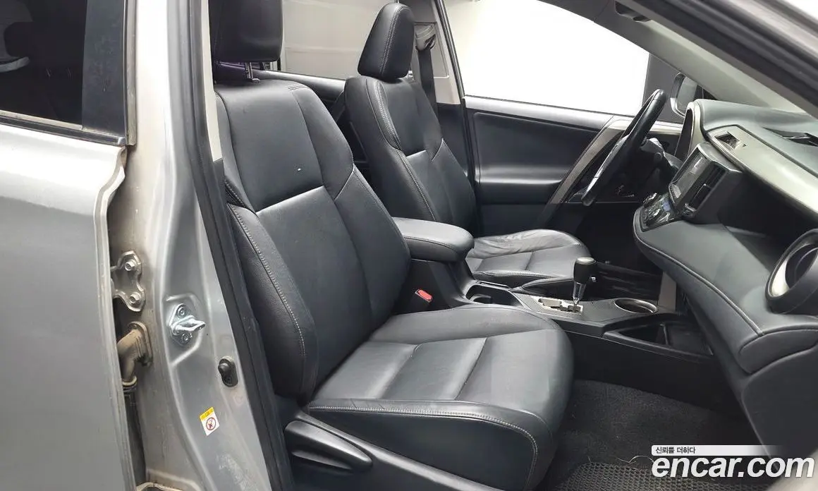 Toyota RAV4 2015 2.5 автомат (гидро), фото 11 Toyota RAV4 2015 2.5 автомат (гидро), фото 11