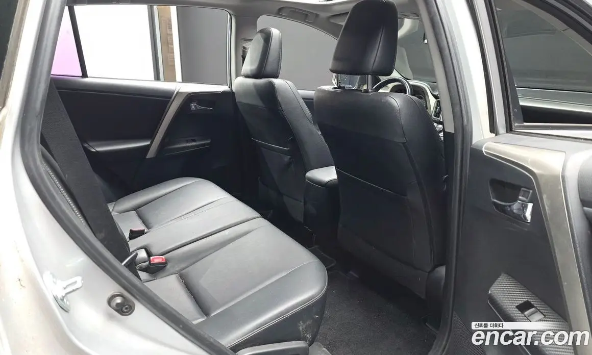 Toyota RAV4 2015 2.5 автомат (гидро), фото 12 Toyota RAV4 2015 2.5 автомат (гидро), фото 12