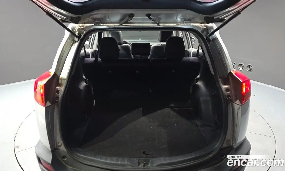 Toyota RAV4 2015 2.5 автомат (гидро), фото 20 Toyota RAV4 2015 2.5 автомат (гидро), фото 20