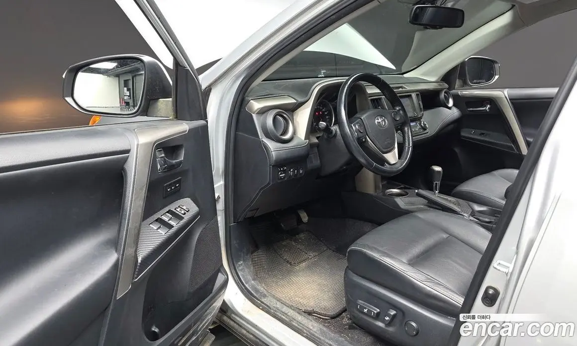 Toyota RAV4 2015 2.5 автомат (гидро), фото 10 Toyota RAV4 2015 2.5 автомат (гидро), фото 10