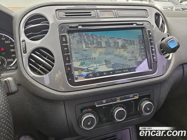 Volkswagen Tiguan 2014 2.0 автомат (гидро), миниатюра 12