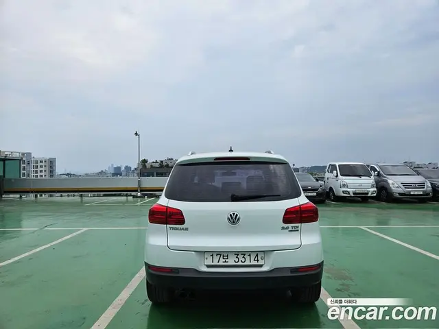 Volkswagen Tiguan 2014 2.0 автомат (гидро), миниатюра 3 Volkswagen Tiguan 2014 2.0 автомат (гидро), миниатюра 3