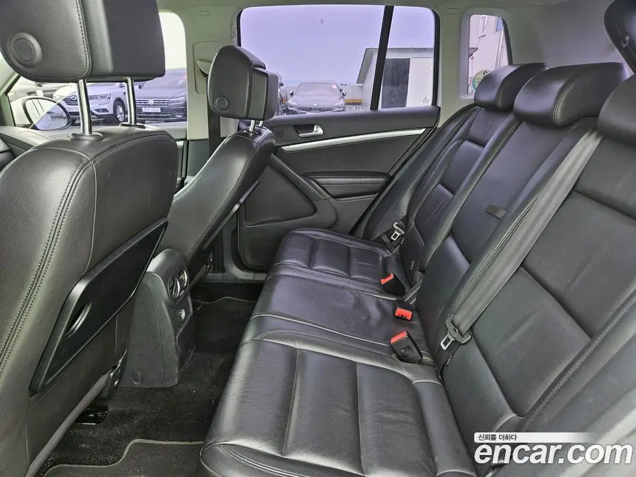 Volkswagen Tiguan 2014 2.0 автомат (гидро), фото 7 Volkswagen Tiguan 2014 2.0 автомат (гидро), фото 7