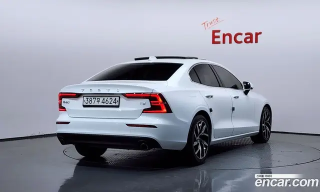 Volvo S60 2020 2.0 автомат (гидро), миниатюра 2 Volvo S60 2020 2.0 автомат (гидро), миниатюра 2