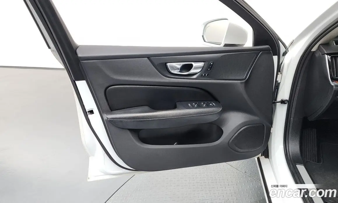 Volvo S60 2020 2.0 автомат (гидро), фото 14 Volvo S60 2020 2.0 автомат (гидро), фото 14