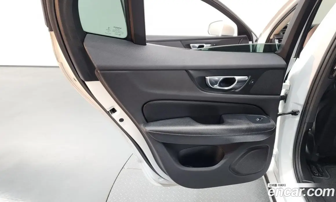 Volvo S60 2020 2.0 автомат (гидро), фото 15 Volvo S60 2020 2.0 автомат (гидро), фото 15