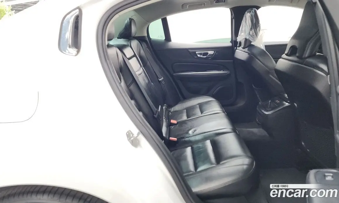 Volvo S60 2020 2.0 автомат (гидро), фото 17 Volvo S60 2020 2.0 автомат (гидро), фото 17