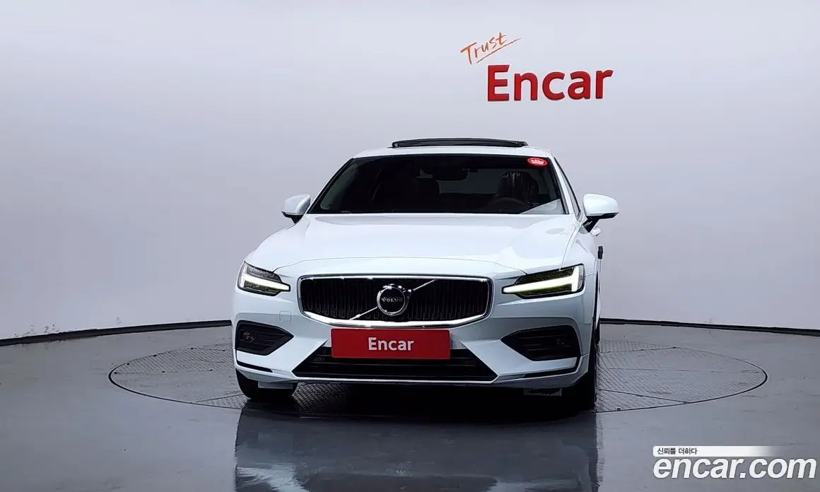 Volvo S60 2020 2.0 автомат (гидро), фото 3 Volvo S60 2020 2.0 автомат (гидро), фото 3