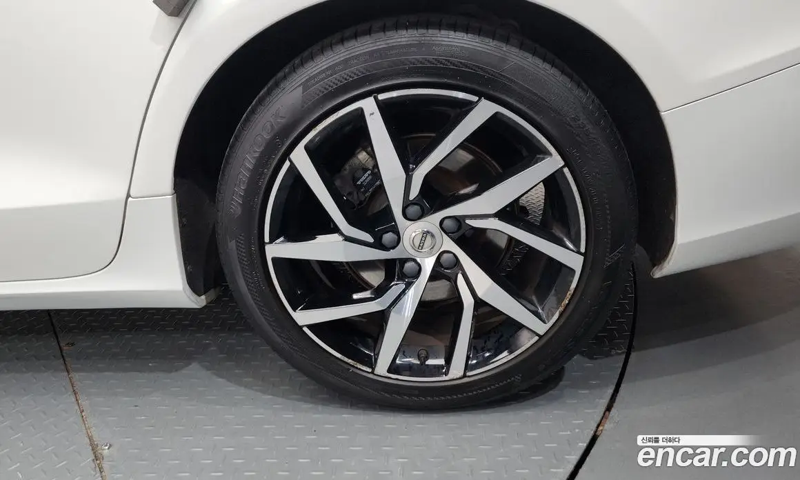 Volvo S60 2020 2.0 автомат (гидро), фото 7 Volvo S60 2020 2.0 автомат (гидро), фото 7